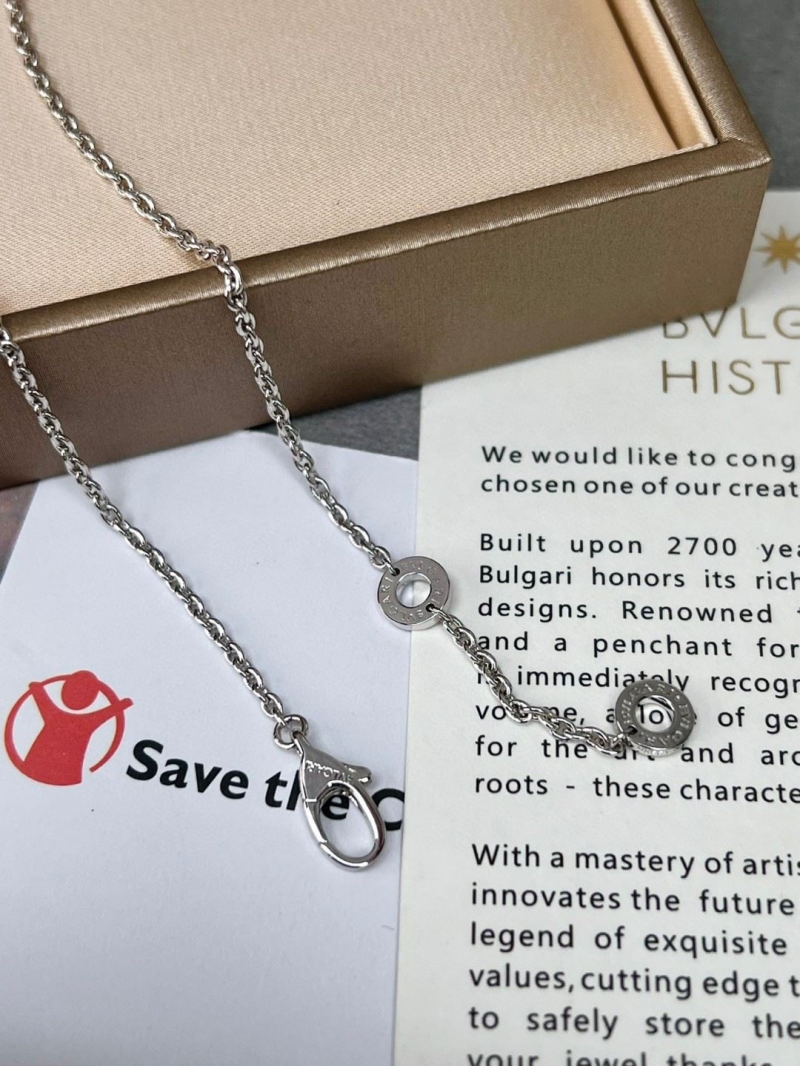 Bv1g*ai necklaces